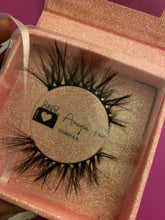 Load image into Gallery viewer, That Look EyeLash Collection